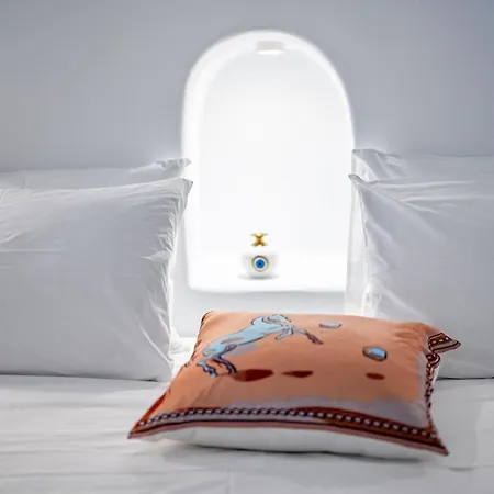 Aristos Life Luxury Cave Oia (Santorini)